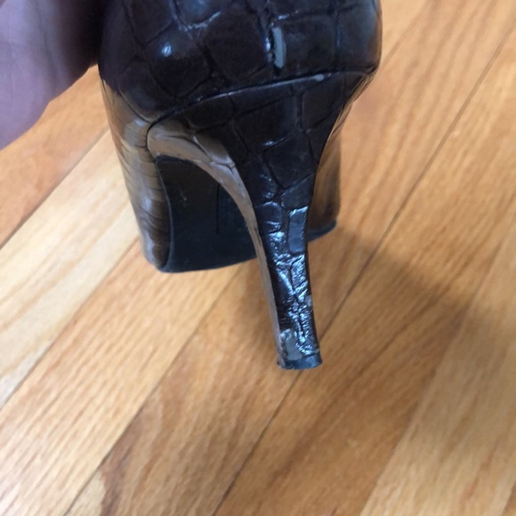 Brown Pumps - Picture 4 of 6